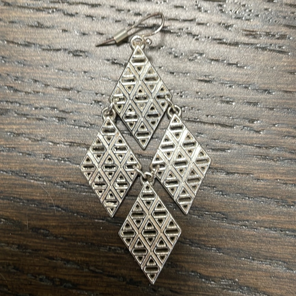Earrings - Picture 4 of 6